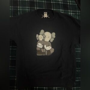 Uniqlo Black Graphic Crewneck Sweater